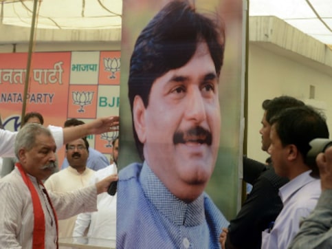 Autopsy report says Munde died of shock and hemorrhage Autopsy report says Munde died of shock and hemorrhage