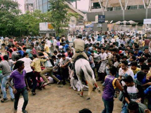 KKR felicitation: Seven injured in stampede, minister calls it 'chhoti baat' KKR felicitation: Seven injured in stampede, minister calls it 'chhoti baat'