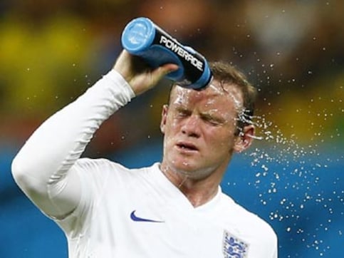 Rooney faces strong criticism from pundits after performance against Italy Rooney faces strong criticism from pundits after performance against Italy