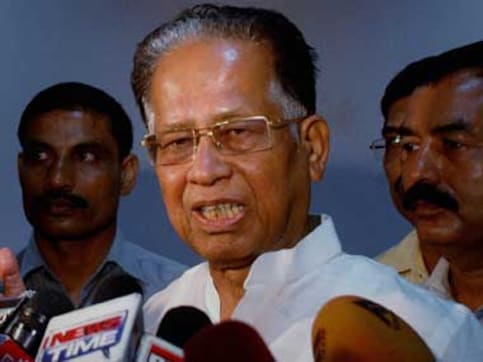 Despite Tharoor's axing, Tarun Gogoi praises Modi's Model Village Scheme Despite Tharoor's axing, Tarun Gogoi praises Modi's Model Village Scheme