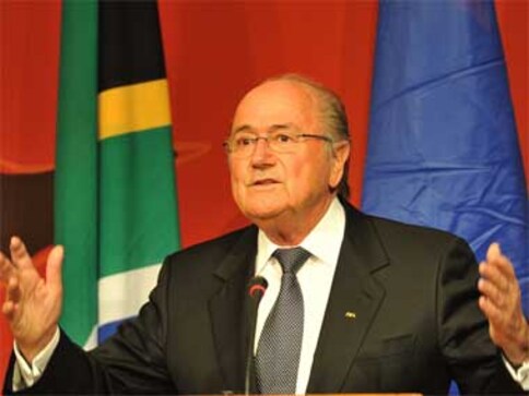 FIFA boss Blatter blasts critics, claims racism part of Qatar bribery claims