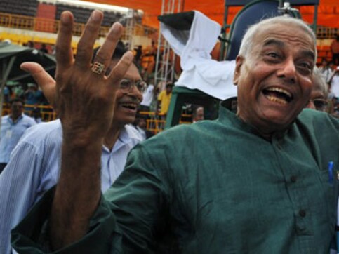 Yashwant Sinha sustains minor injuries in jail Yashwant Sinha sustains minor injuries in jail