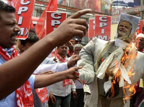 Kerala: Left Democratic Front to observe 12-hour hartal against demonetisation on Monday Kerala: Left Democratic Front to observe 12-hour hartal against demonetisation on Monday