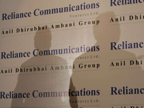 US, European funds buy majority of RCom's over Rs 4,800 cr QIP US, European funds buy majority of RCom's over Rs 4,800 cr QIP