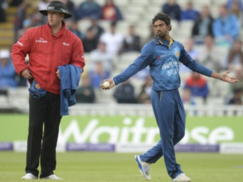 ICC bans Sri Lanka spinner Senanayake for illegal action ICC bans Sri Lanka spinner Senanayake for illegal action