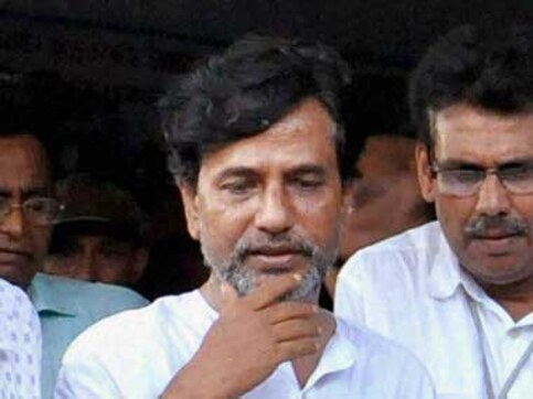 Saradha scam: CBI arrests popular Assamese singer Sadananda Gogoi Saradha scam: CBI arrests popular Assamese singer Sadananda Gogoi