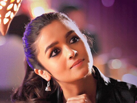 Alia Bhatt is Robert De Niro of our generation: Varun Dhawan Alia Bhatt is Robert De Niro of our generation: Varun Dhawan