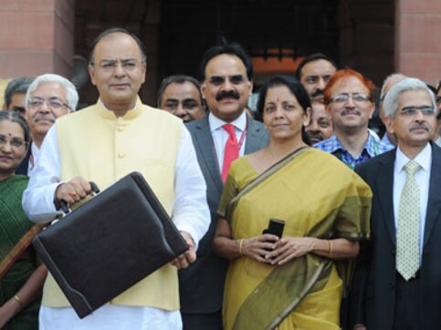Govt to raise spending, give more subsidies: Modi's budget is no 'bitter medicine' Govt to raise spending, give more subsidies: Modi's budget is no 'bitter medicine'