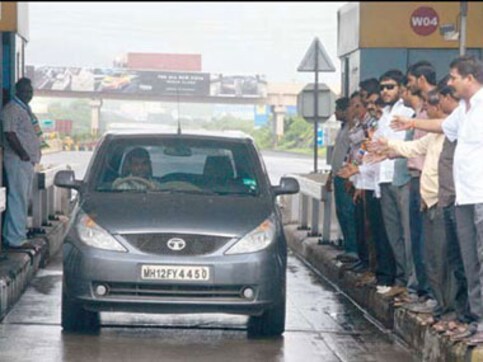 Govt to scrap 125 toll plazas by month-end, says Gadkari Govt to scrap 125 toll plazas by month-end, says Gadkari