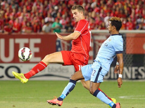 Liverpool's Henderson signs new long-term deal Liverpool's Henderson signs new long-term deal