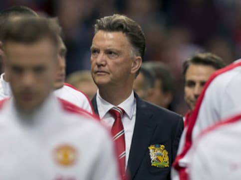Spurs smash QPR, boring Man United draw with Sunderland Spurs smash QPR, boring Man United draw with Sunderland