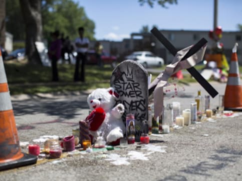 Cops use tear gas, smoke bombs at protesters after US teen's death Cops use tear gas, smoke bombs at protesters after US teen's death