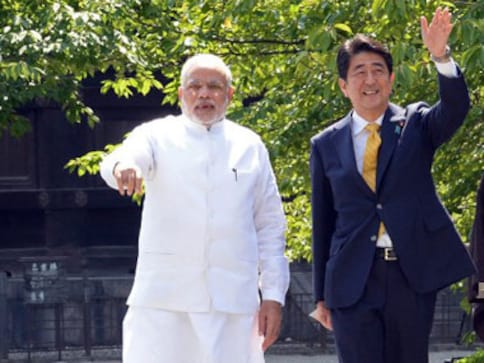 Modi arrives in Tokyo for summit talks with Japan PM Shinzo Abe Modi arrives in Tokyo for summit talks with Japan PM Shinzo Abe