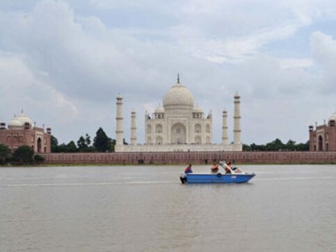 Increasing number of tourists may be a threat to Taj Mahal, say conservationists Increasing number of tourists may be a threat to Taj Mahal, say conservationists