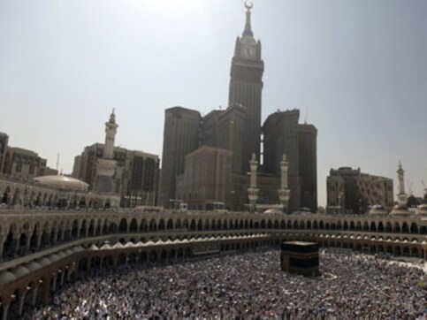 Centre assures better facilities for Haj pilgrims in 2015 Centre assures better facilities for Haj pilgrims in 2015