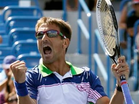 Robredo ends Djokovic bid for elusive Cincinnati title Robredo ends Djokovic bid for elusive Cincinnati title