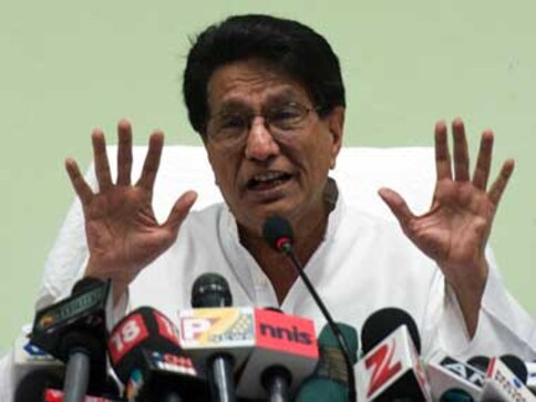 RLD activists stage fresh protest against Ajit Singh's eviction, demand memorial RLD activists stage fresh protest against Ajit Singh's eviction, demand memorial