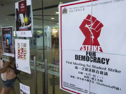 Hong Kong students boycott classes as battle for democracy intensifies Hong Kong students boycott classes as battle for democracy intensifies
