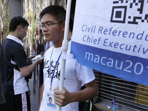 Thousands of Hong Kong students to protest in city's democracy battle Thousands of Hong Kong students to protest in city's democracy battle