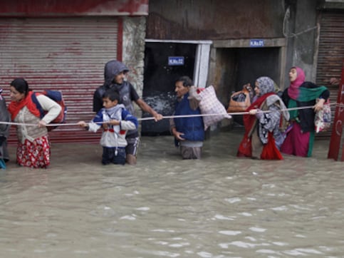 Jammu and Kashmir floods: Army has given medical aid to over 53,000 victims Jammu and Kashmir floods: Army has given medical aid to over 53,000 victims