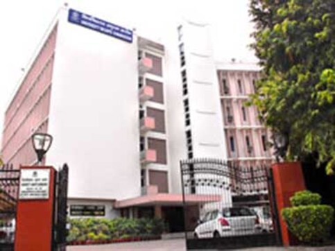 Under attack from Jayalalithaa, UGC withdraws Hindi circular Under attack from Jayalalithaa, UGC withdraws Hindi circular