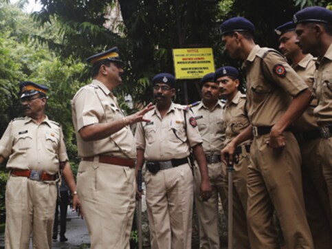 Model commits suicide in Mumbai, blames boyfriend in her note Model commits suicide in Mumbai, blames boyfriend in her note