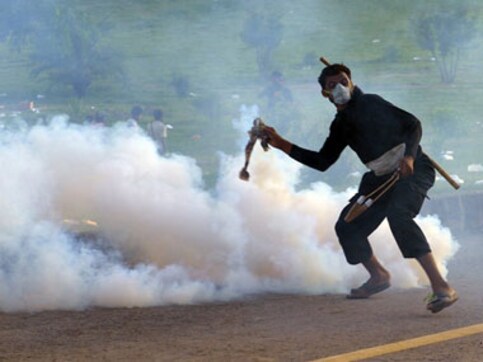 Nawaz Sharif govt condemns Pakistan protests, dubs it as 'mutiny against state' Nawaz Sharif govt condemns Pakistan protests, dubs it as 'mutiny against state'