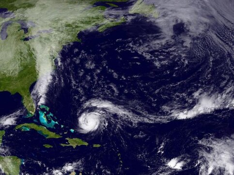 Category 4 Hurricane Gonzalo set to weaken as it nears Bermuda Category 4 Hurricane Gonzalo set to weaken as it nears Bermuda