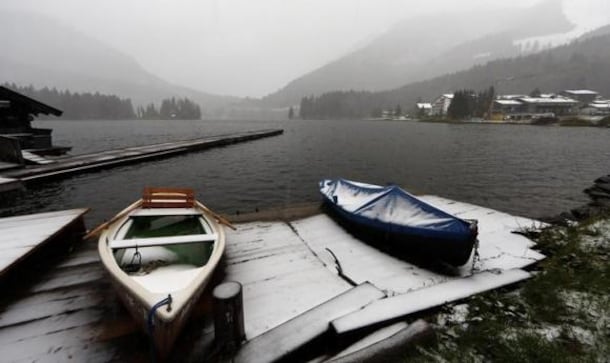 EU leaders divided over costs as climate talks begin EU leaders divided over costs as climate talks begin