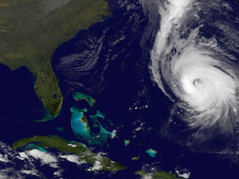 Power out, trees fall as Hurricane Gonzalo crosses Bermuda Power out, trees fall as Hurricane Gonzalo crosses Bermuda