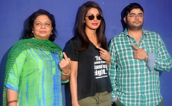 Maha elections: Ranbir, SRK and other celebs flaunt their inked fingers Maha elections: Ranbir, SRK and other celebs flaunt their inked fingers