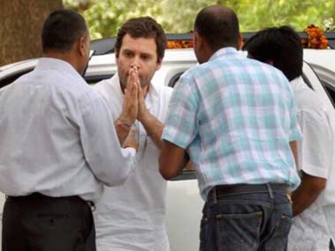Congress VP Rahul Gandhi visits cyclone-hit Visakhapatnam Congress VP Rahul Gandhi visits cyclone-hit Visakhapatnam