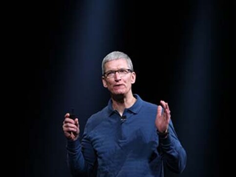 Apple CEO Tim Cook feels that technology to make smart AR glasses 'in a quality way' does not exist today Apple CEO Tim Cook feels that technology to make smart AR glasses 'in a quality way' does not exist today