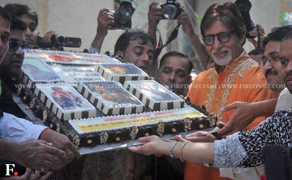 A huge cake was also a part of Amitabh Bachchan's birthday celebrations. Sachin Gokhale/Firstpost A huge cake was also a part of Amitabh Bachchan's birthday celebrations. Sachin Gokhale/Firstpost