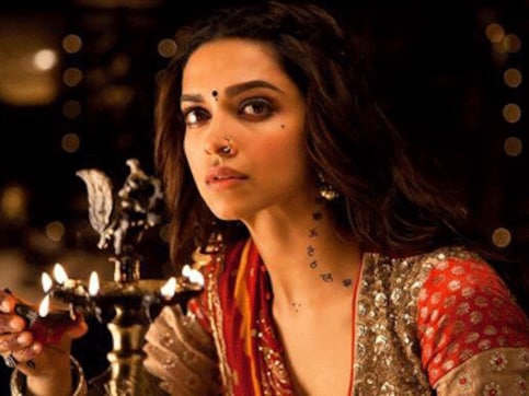 Hero-heroine pay scale debate should not become a war: Deepika Hero-heroine pay scale debate should not become a war: Deepika