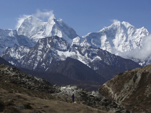 5-year-old Harshit Saumitra becomes youngest to trek up to Everest base camp 5-year-old Harshit Saumitra becomes youngest to trek up to Everest base camp
