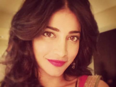 Shruti Haasan talks about numbers, her hero Vishal and returning to Tamil cinema Shruti Haasan talks about numbers, her hero Vishal and returning to Tamil cinema