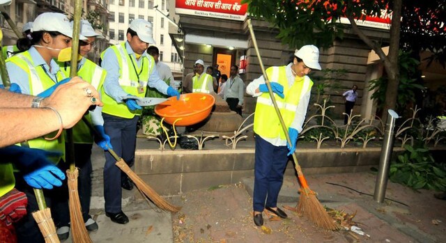 Photos: ICICI Bank chief Chanda Kochhar goes all out for Swachh Bharat campaign