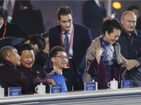 Gallant Vladimir Putin's chivalry hits home; much to Xi's dismay Gallant Vladimir Putin's chivalry hits home; much to Xi's dismay