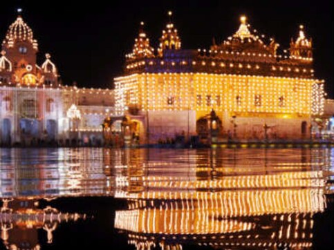 Festivities and prayers mark Gurpurab in Punjab and Haryana Festivities and prayers mark Gurpurab in Punjab and Haryana