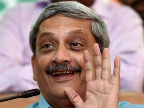 On first trip as defence minister, Parrikar gets grand reception in Goa On first trip as defence minister, Parrikar gets grand reception in Goa