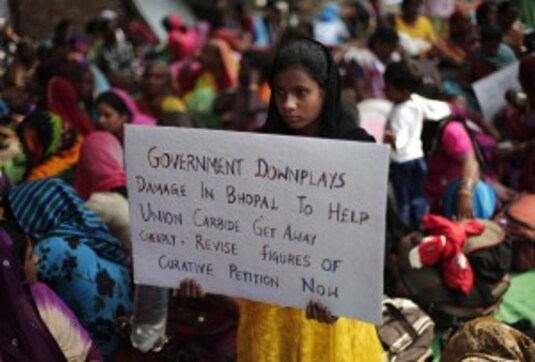 Bhopal gas victims assured demands will be met, end fast after four days Bhopal gas victims assured demands will be met, end fast after four days