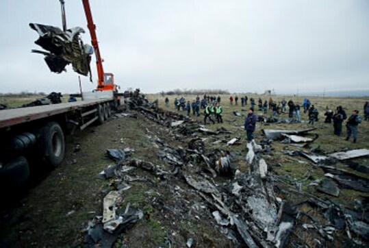 MH17 fragments found along with personal belongings in Ukrainian town MH17 fragments found along with personal belongings in Ukrainian town
