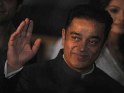 On his 60th birthday, Kamal Haasan takes up Modi's Swachh Bharat challenge, wields broom On his 60th birthday, Kamal Haasan takes up Modi's Swachh Bharat challenge, wields broom
