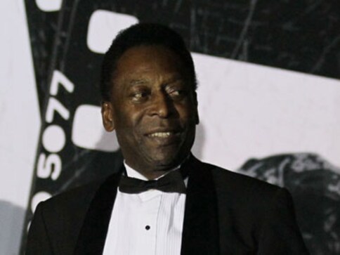 Football great Pele stable but still in hospital
