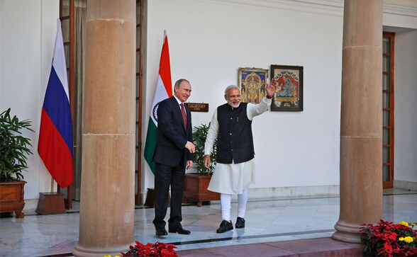 Photos: Prez Putin meets PM Modi, Sonia Gandhi during India visit Photos: Prez Putin meets PM Modi, Sonia Gandhi during India visit