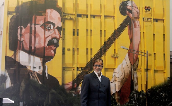 Photos: Amitabh Bachchan inaugurates giant Dadasaheb Phalke mural in Mumbai Photos: Amitabh Bachchan inaugurates giant Dadasaheb Phalke mural in Mumbai