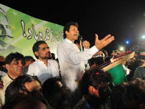 Karachi comes to a grinding halt after strike call by Imran Khan's party Karachi comes to a grinding halt after strike call by Imran Khan's party