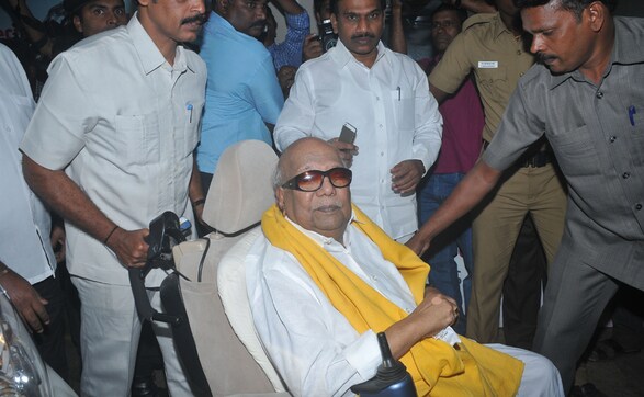 Politicians and Tamil film fraternity bid adieu to Balachander Politicians and Tamil film fraternity bid adieu to Balachander