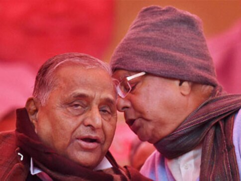 Lalu and Mulayam's Janata Parivar slams PM Modi, but fails to impress Lalu and Mulayam's Janata Parivar slams PM Modi, but fails to impress
